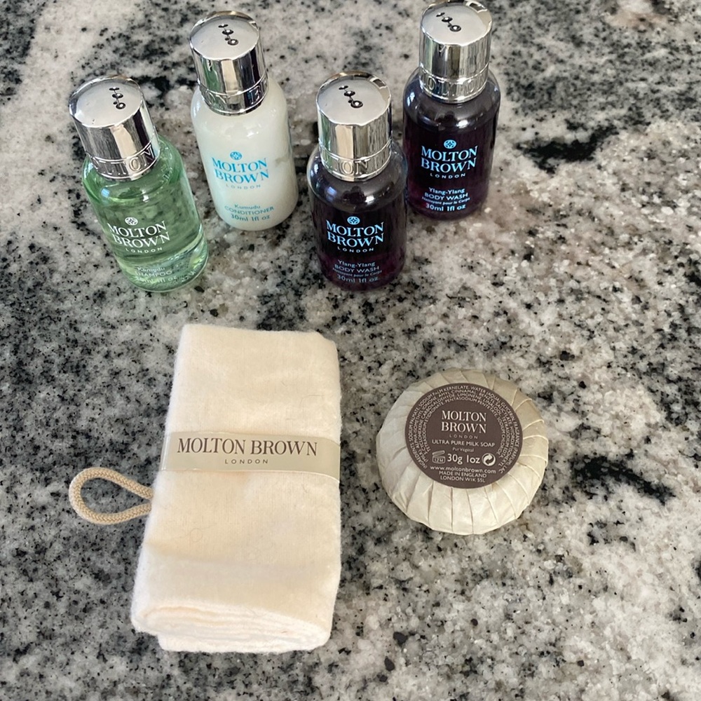 Molton Brown 6 Piece Hair and Skin Set